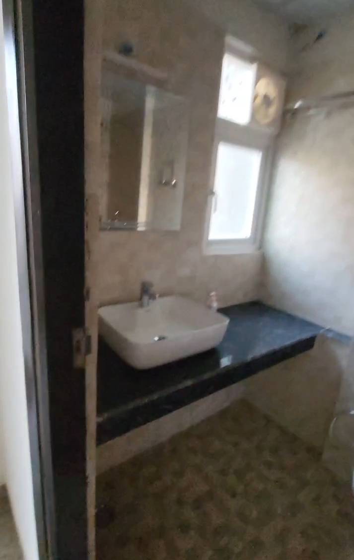 Aqua Garden : 3BHK Semi Furnished Flat For Rent in Sector 16B, Noida Extension