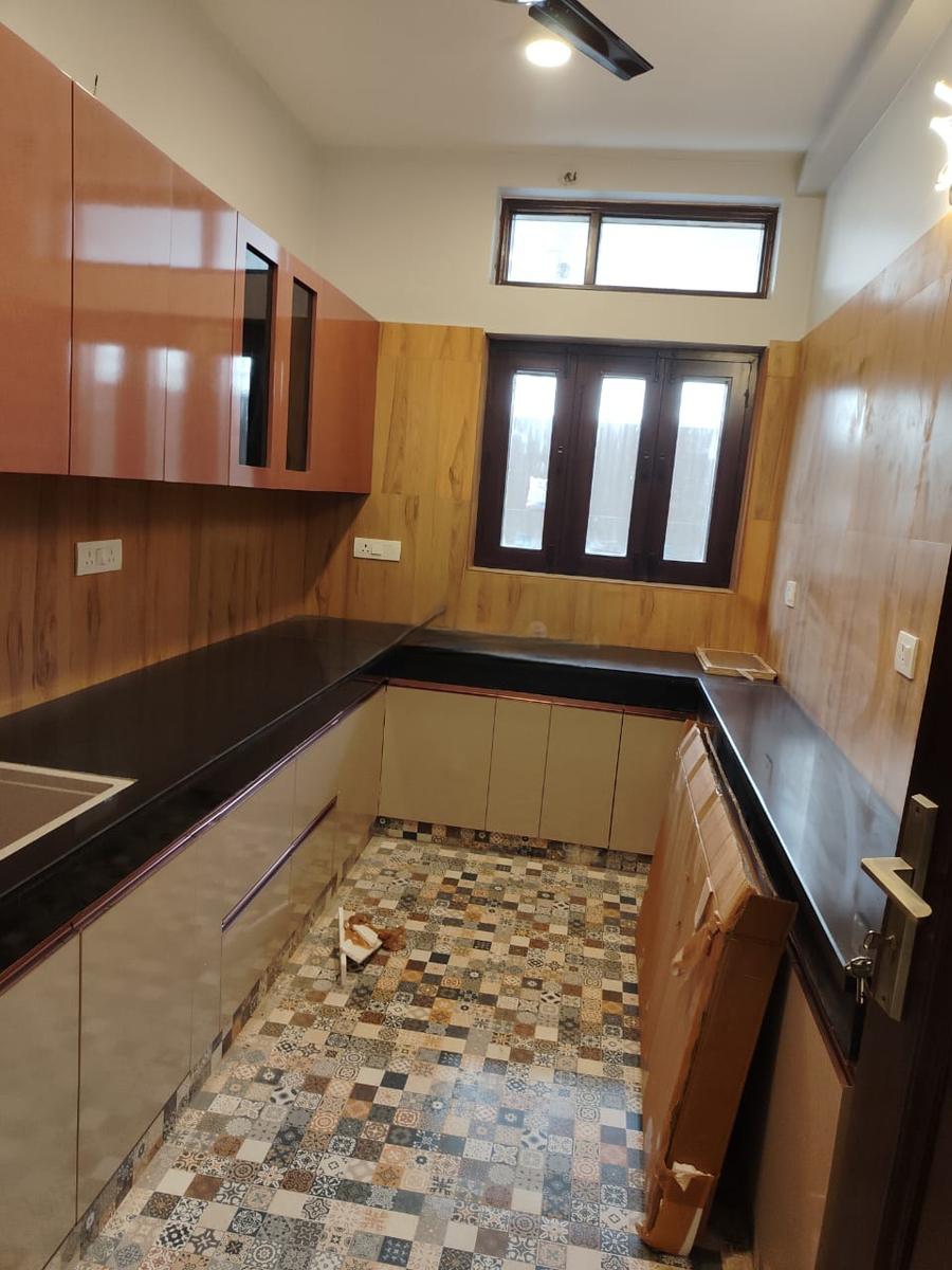 Arihant Ambience : 3 BHK Flat for sale in Crossings Republic, Ghaziabad