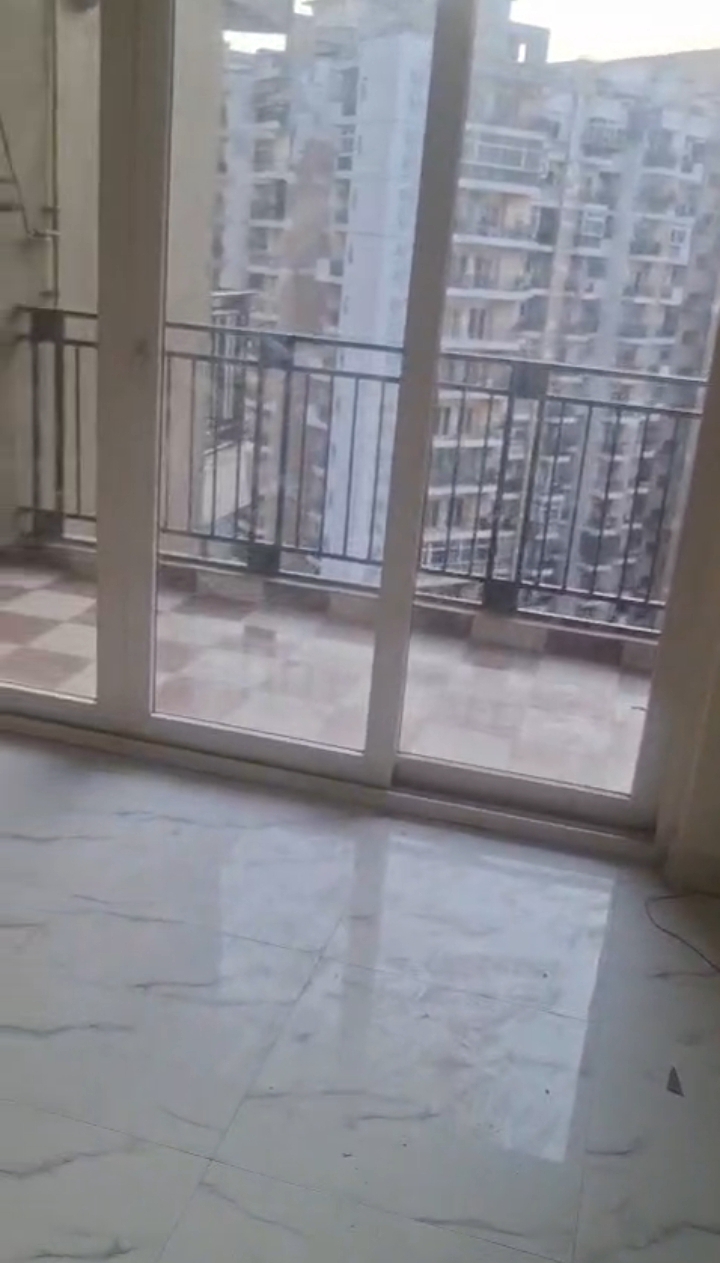 Casa Woodstock : 3 BHK Semi Furnished Flat For Rent in Gaur City 2, Noida Extension 