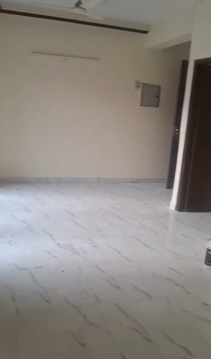 Casa Woodstock : 3 BHK Semi Furnished Flat For Rent in Gaur City 2, Noida Extension