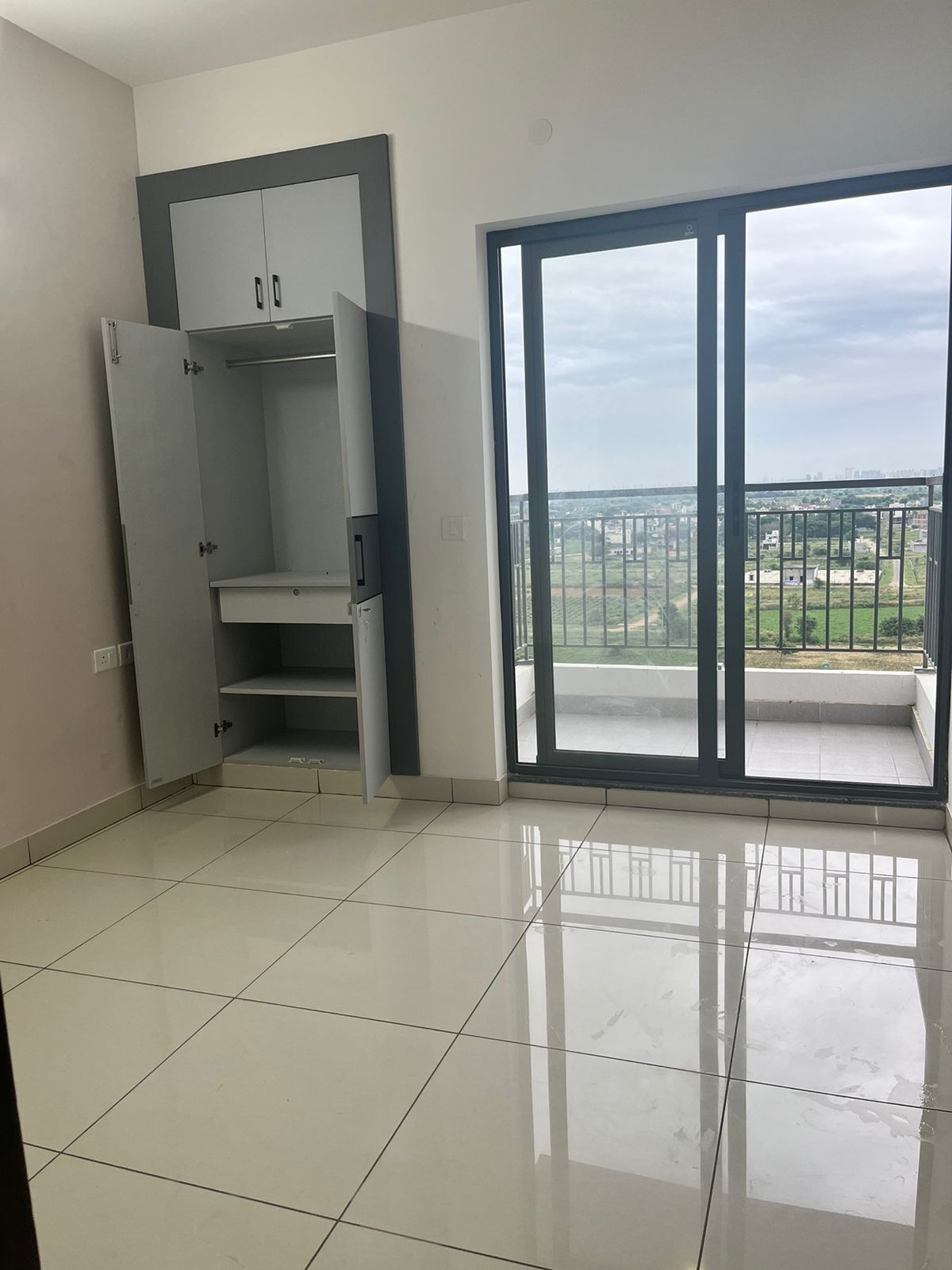 Coco County : 3 BHK Semi Furnished Flat For Rent in Sector 10, Noida Extension