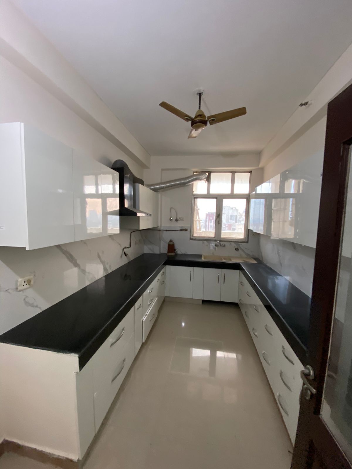 Eldeco Green Meadows : 3BHK Semi Furnished Flat For Rent in Pi, Greater Noida