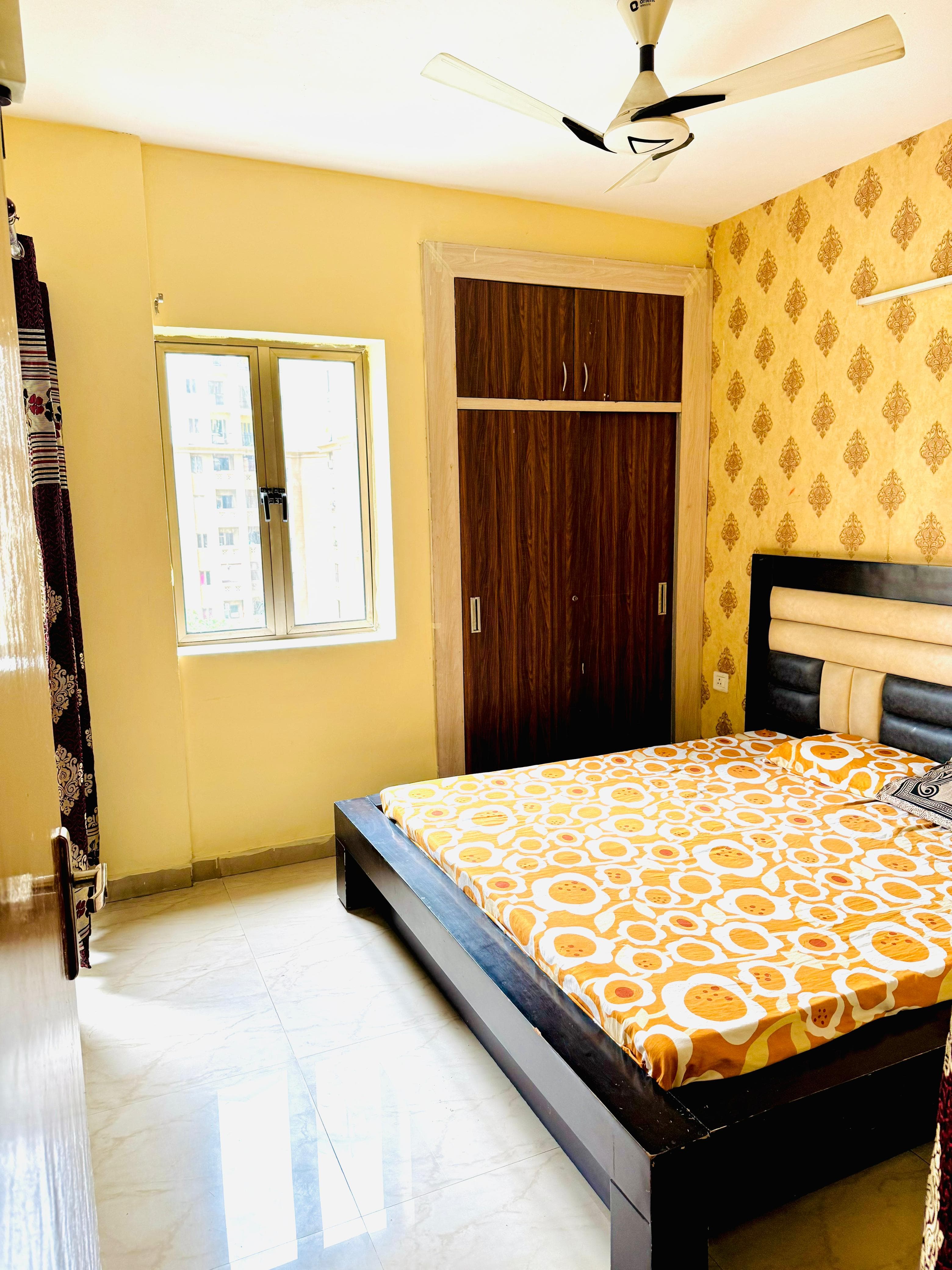 Eros Sampoornam : 2 BHK Fully Furnished Flat For Rent in Sector 2, Noida Extension