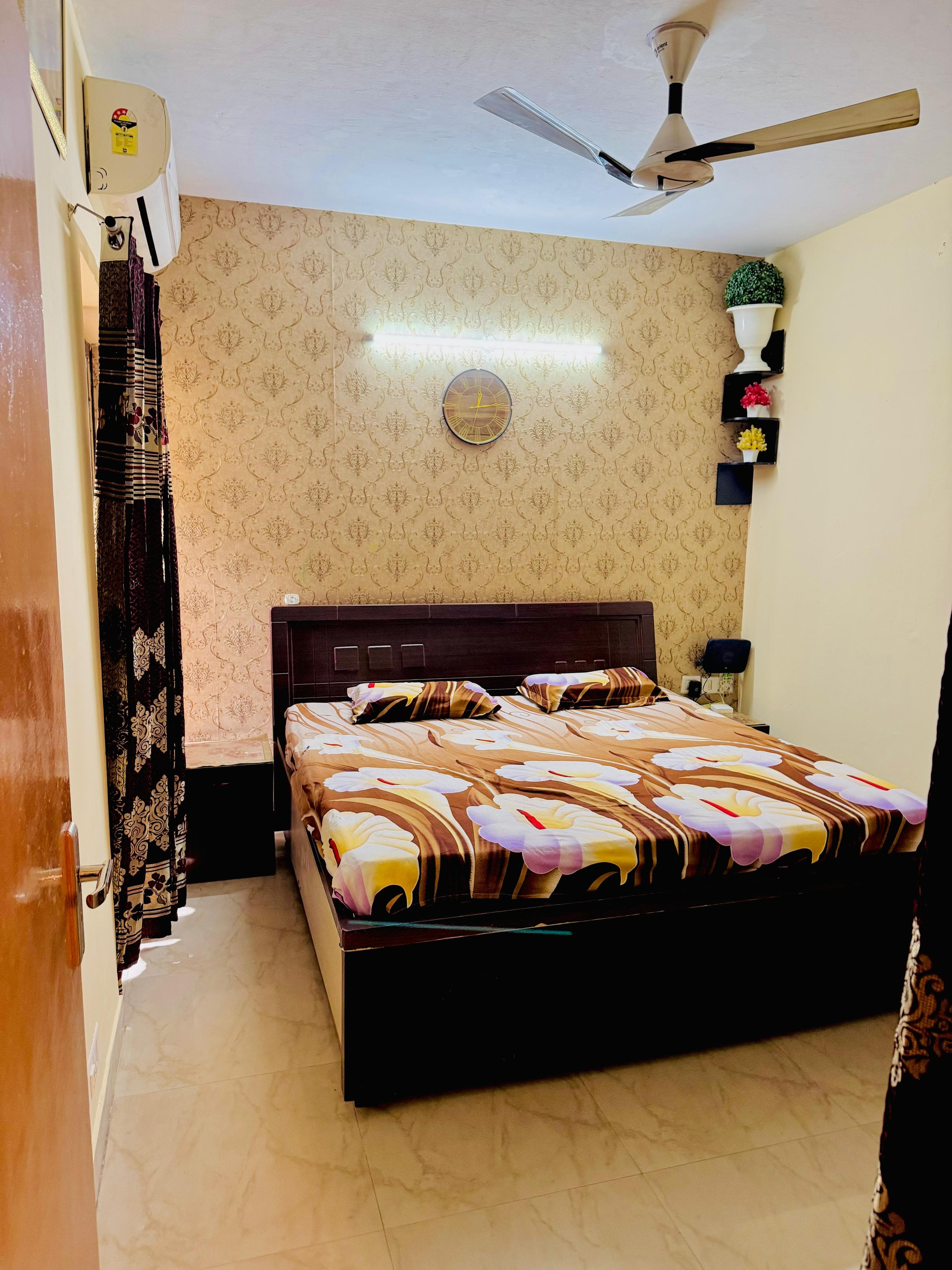 Eros Sampoornam : 2 BHK Fully Furnished Flat For Rent in Sector 2, Noida Extension