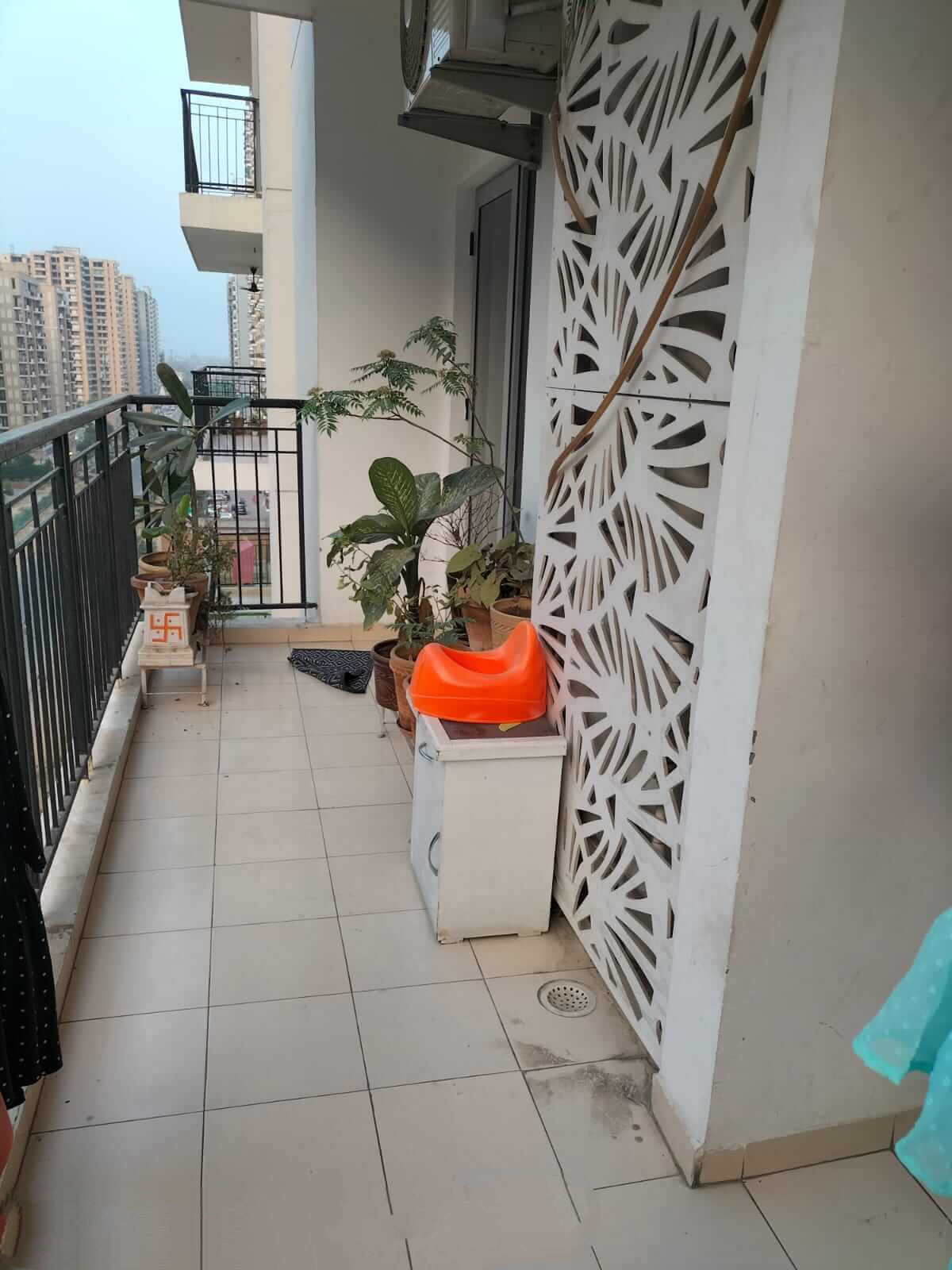 Eros Sampoornam : 2 + 1 BHK Flat for sale in Sector 2, Noida Extension