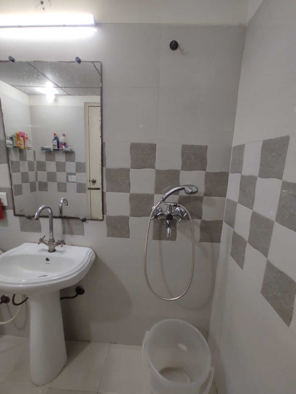 Eros Sampoornam : 2 + 1 BHK Flat for sale in Sector 2, Noida Extension