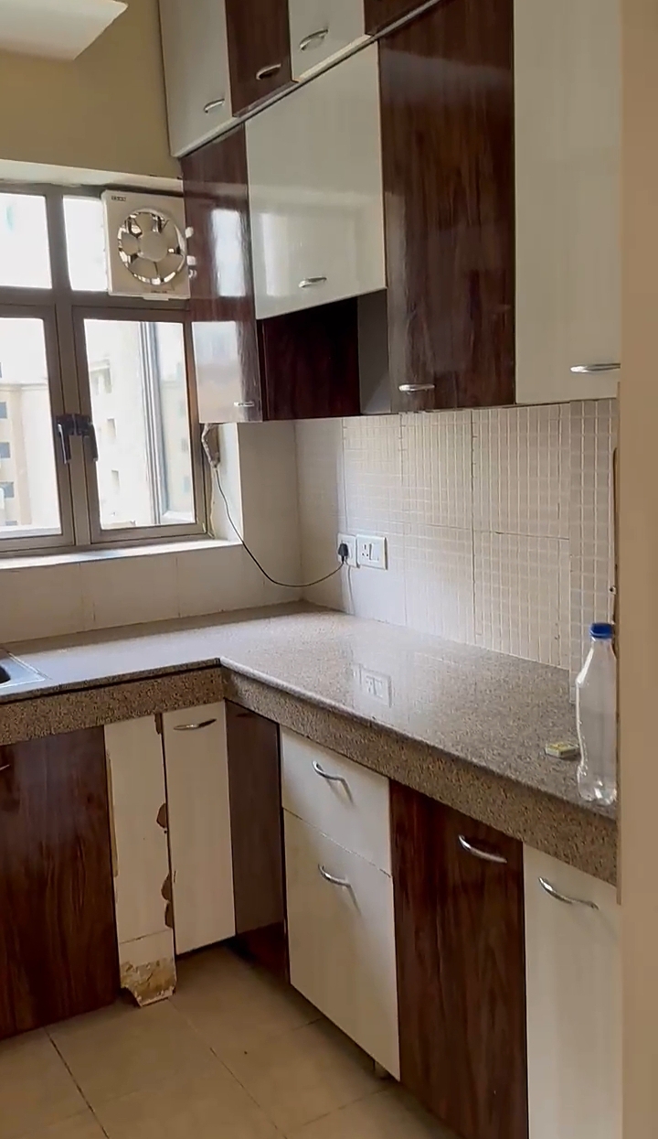 Eros Sampoornam : 2 BHK Fully Furnished Flat For Rent in Sector 2, Noida Extension