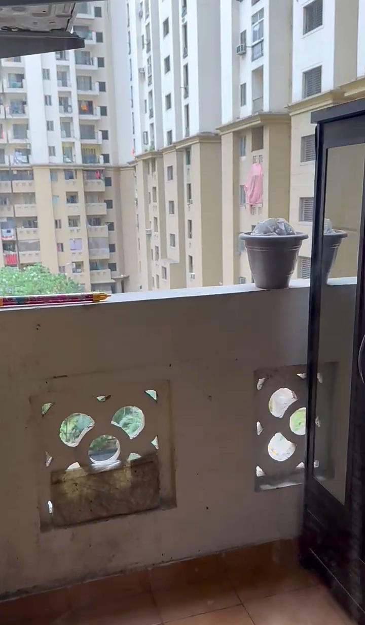 Eros Sampoornam : 2 BHK Fully Furnished Flat For Rent in Sector 2, Noida Extension