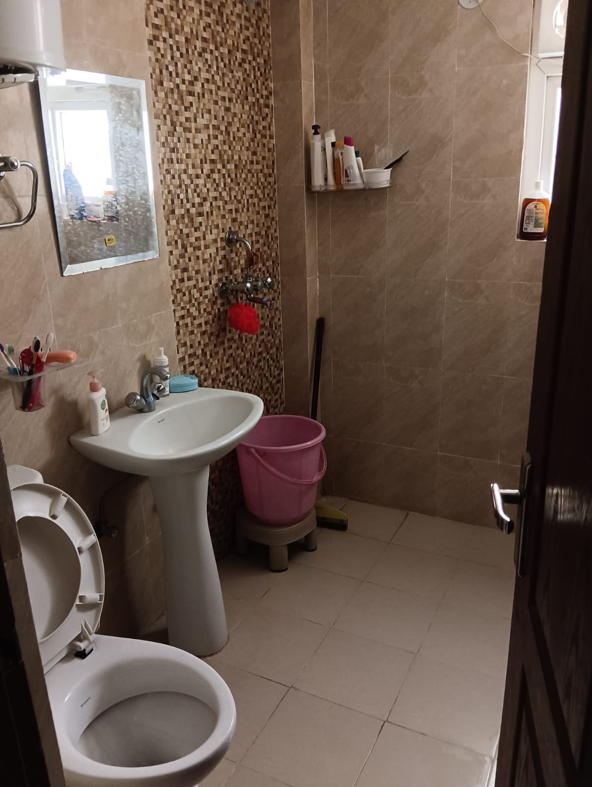 Eros Sampoornam : 2BHK Fully Furnished Flat For Rent in Sector 2, Noida Extension