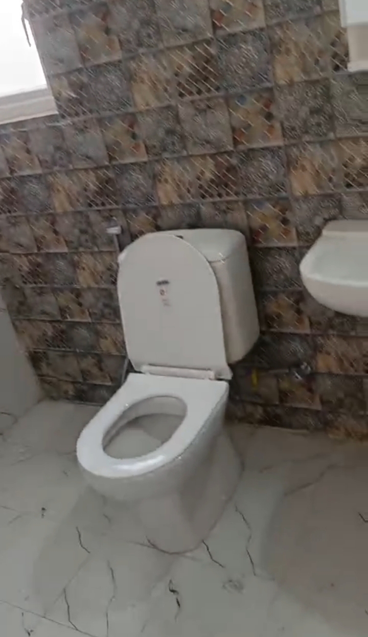 Eros Sampoornam : 3 BHK Semi Furnished Flat For Rent in Sector 2, Noida Extension