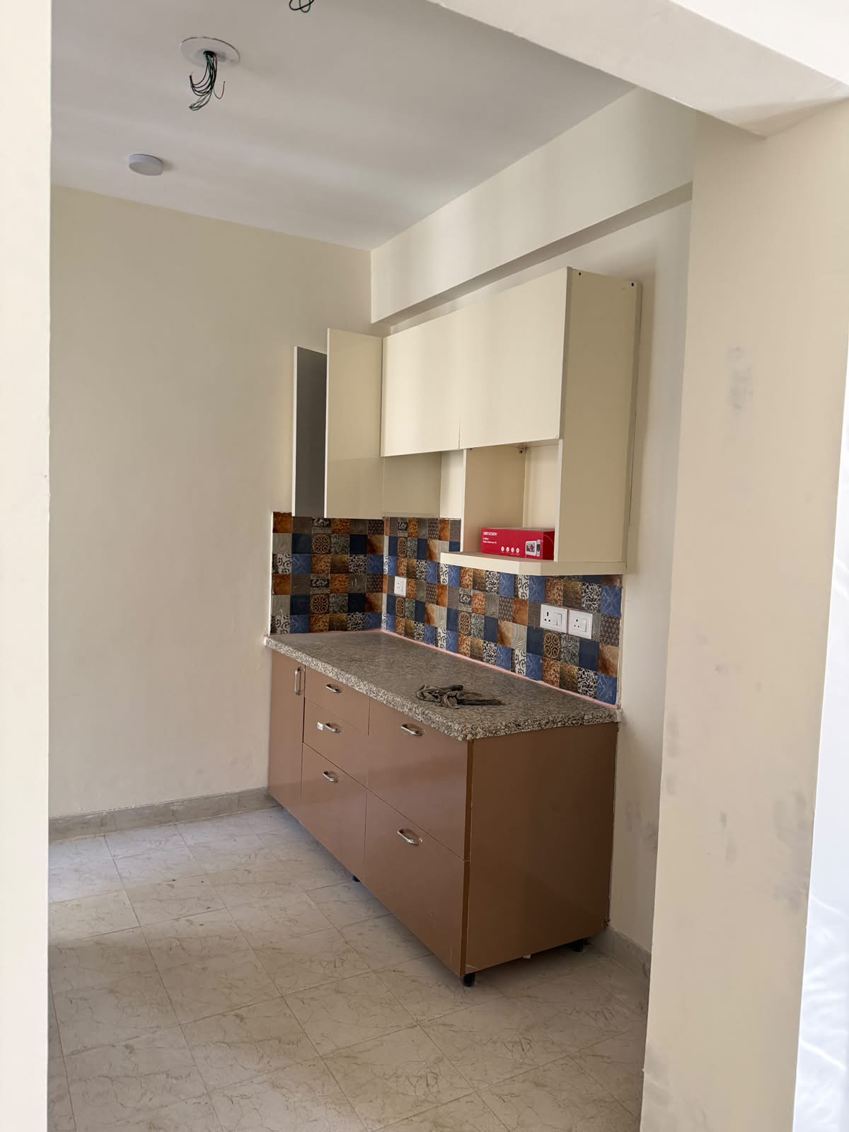 Eros Sampoornam : 3 BHK Semi Furnished Flat For Rent in Sector 2, Noida Extension 
