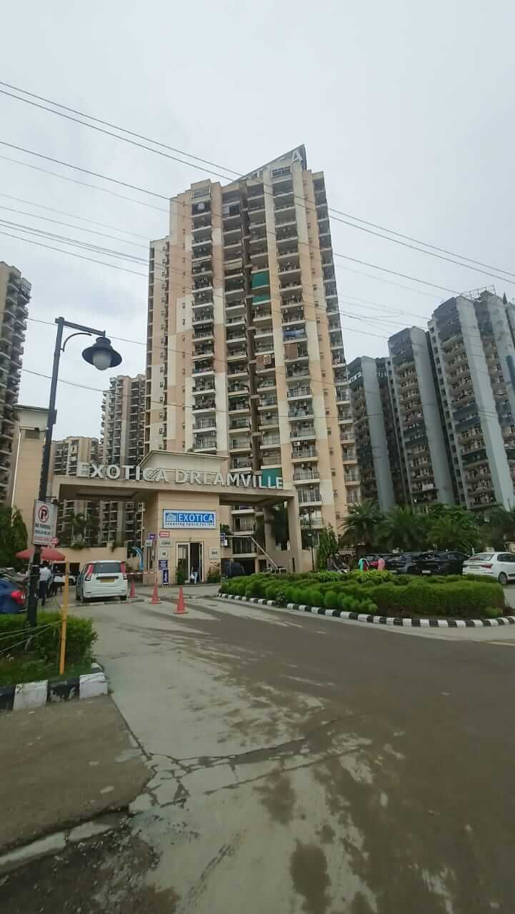 Exotica Dreamville : 2 BHK Fully Furnished flat for rent in Sector 16C, Noida Extension 