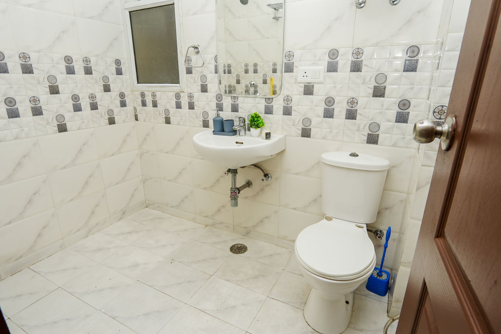 Exotica Dreamville : 3 BHK Semi Furnished Flat for sale in Sector 16C, Noida Extension