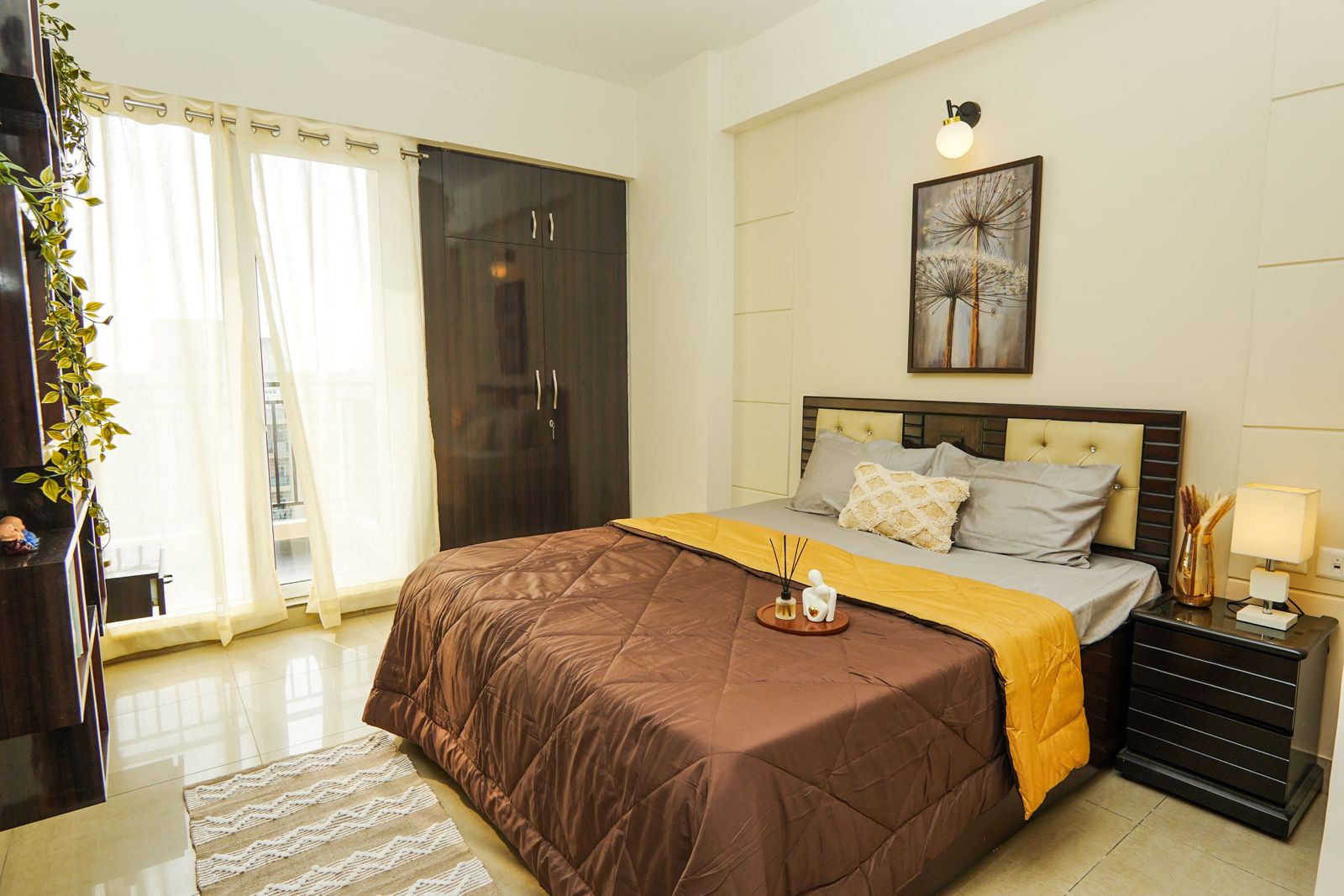 Exotica Dreamville : 3 BHK Semi Furnished Flat for sale in Sector 16C, Noida Extension