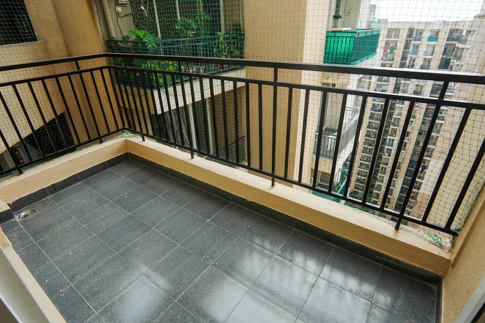 Exotica Dreamville : 3 BHK Semi Furnished Flat for sale in Sector 16C, Noida Extension