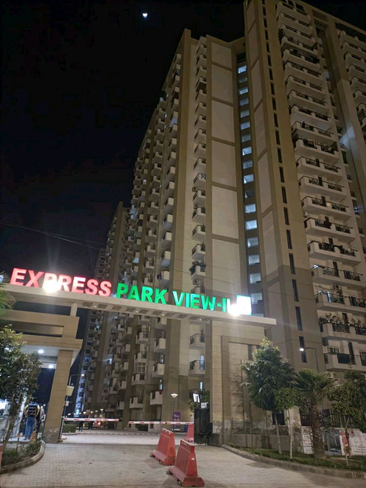 Express Park View 2 : 2 +1 BHK Flat for sale in Sector Chi V, Greater Noida 