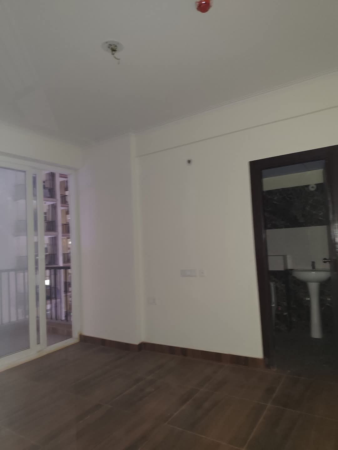 Flora Heritage : 3 BHK Semi Furnished Flat for rent in Sector 1, Noida Extension