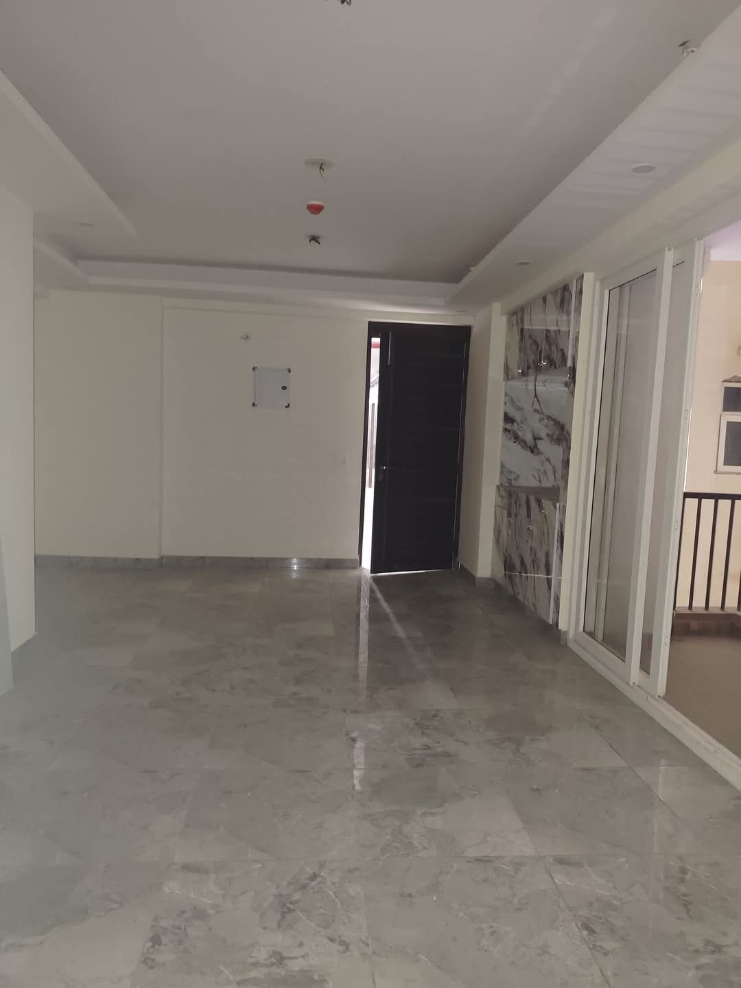 Flora Heritage : 3 BHK Semi Furnished Flat for rent in Sector 1, Noida Extension