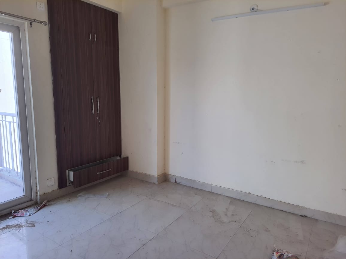 Fusion Homes : 3BHK Semi Furnished Flat For Rent in TechZone 4, Noida Extension