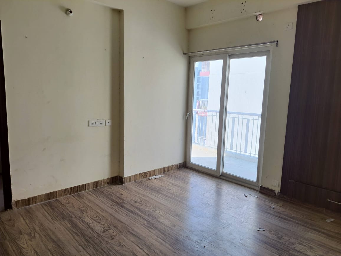 Fusion Homes : 3BHK Semi Furnished Flat For Rent in TechZone 4, Noida Extension
