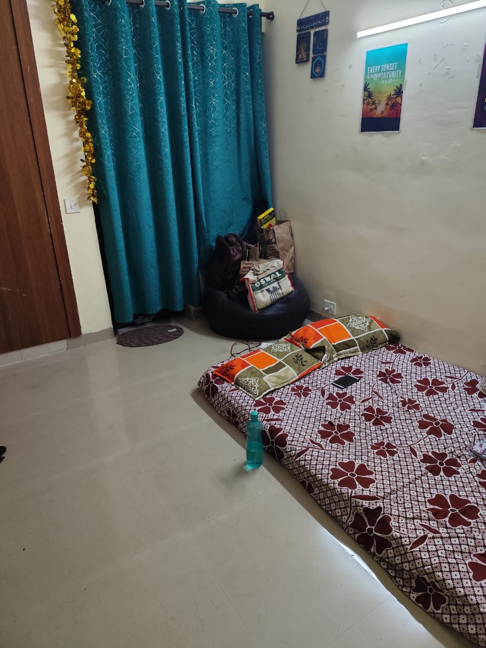 Unitech Unihomes : 1 Room in Preoccupied 3BHK Semi Furnished Flat For Rent in Sector 117, Noida