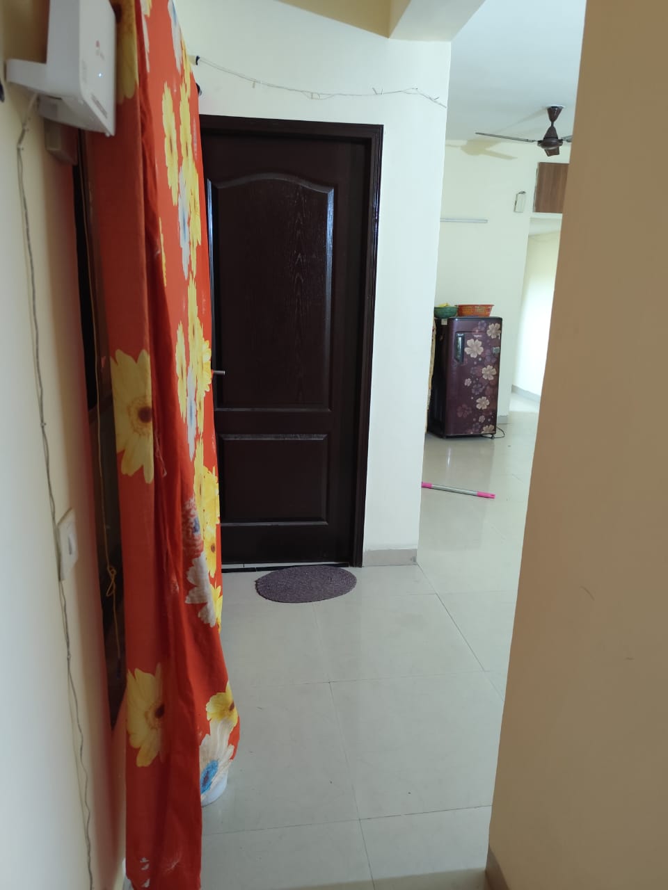 Unitech Unihomes : 1 Room in Preoccupied 3BHK Semi Furnished Flat For Rent in Sector 117, Noida