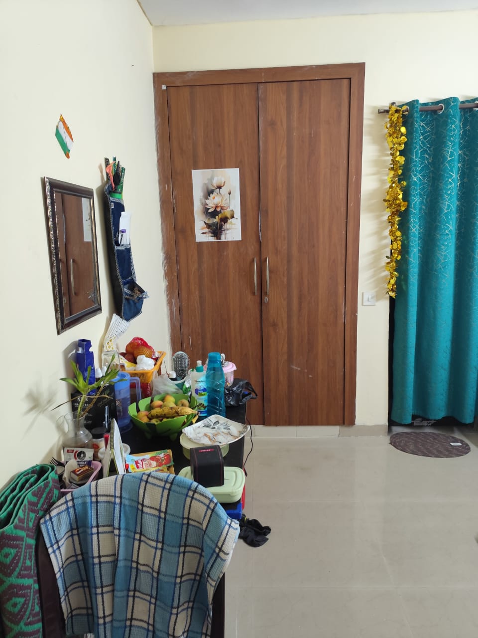 Unitech Unihomes : 1 Room in Preoccupied 3BHK Semi Furnished Flat For Rent in Sector 117, Noida
