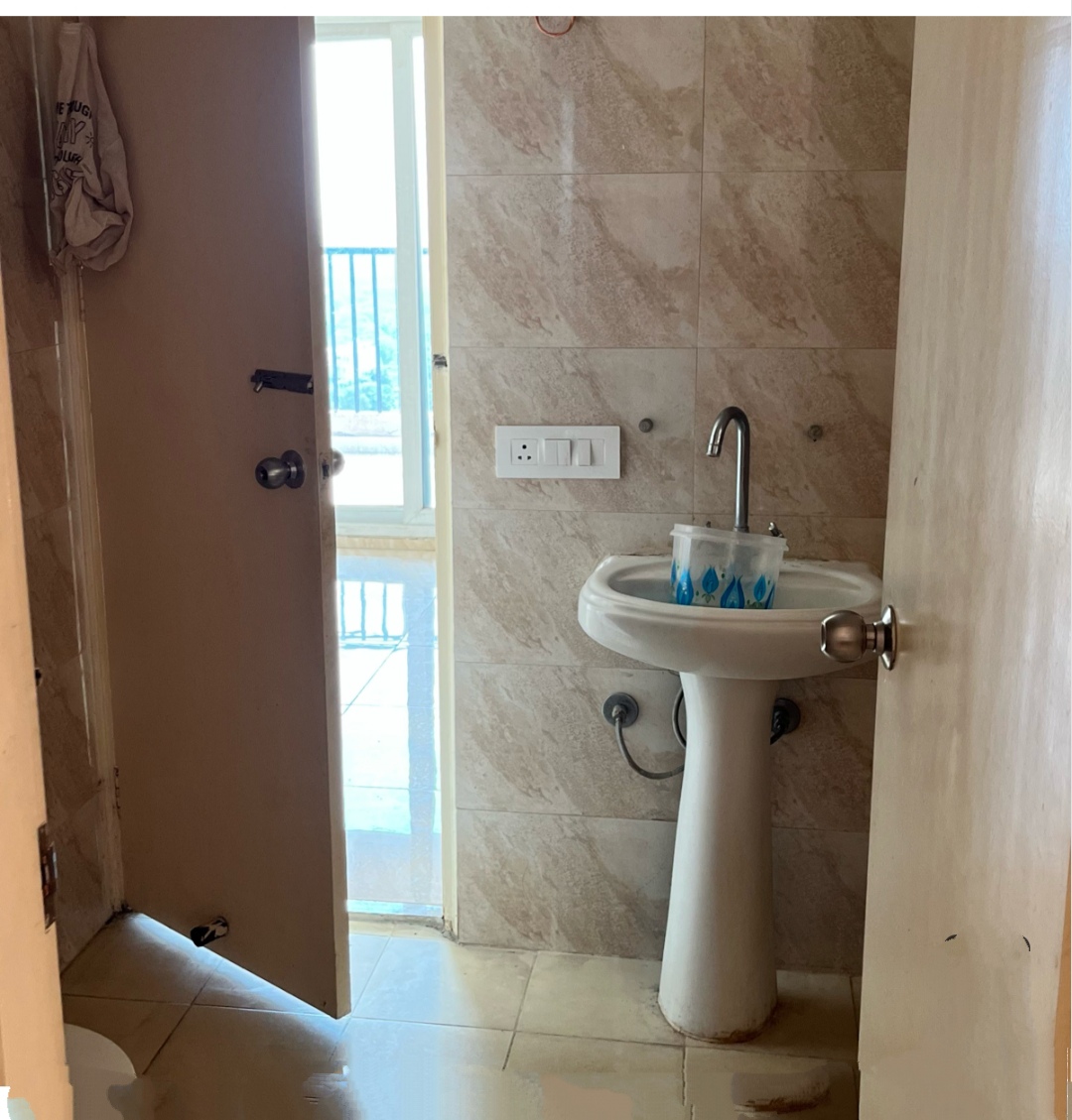 Gaur Atulyam : 2 BHK Flat for sale in Omicron 1, Greater Noida
