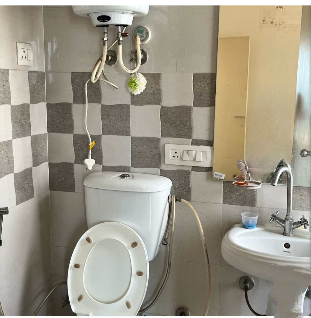 Gaur Atulyam : 2 BHK Flat for sale in Omicron 1, Greater Noida