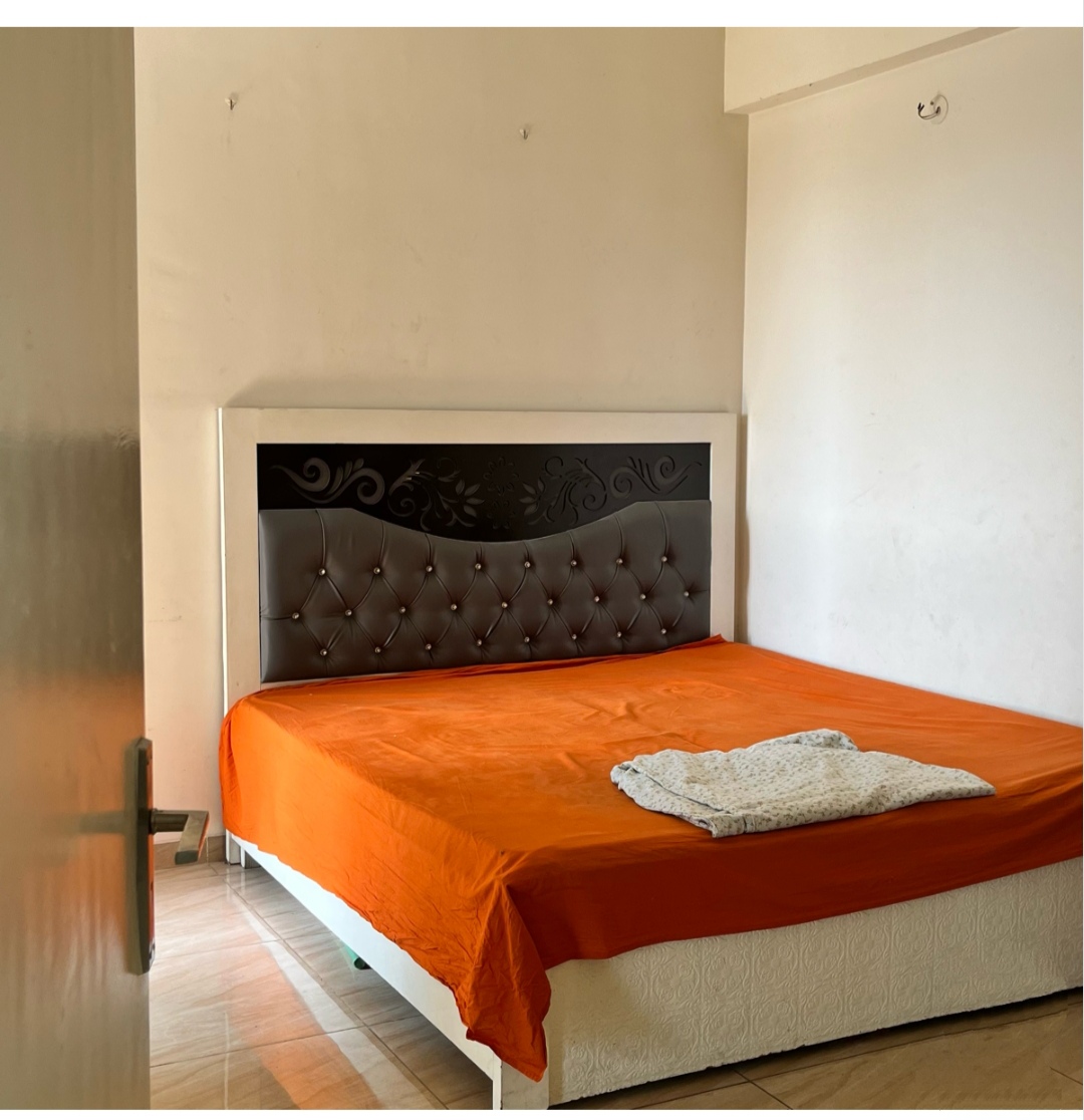 Gaur Atulyam : 2 BHK Flat for sale in Omicron 1, Greater Noida