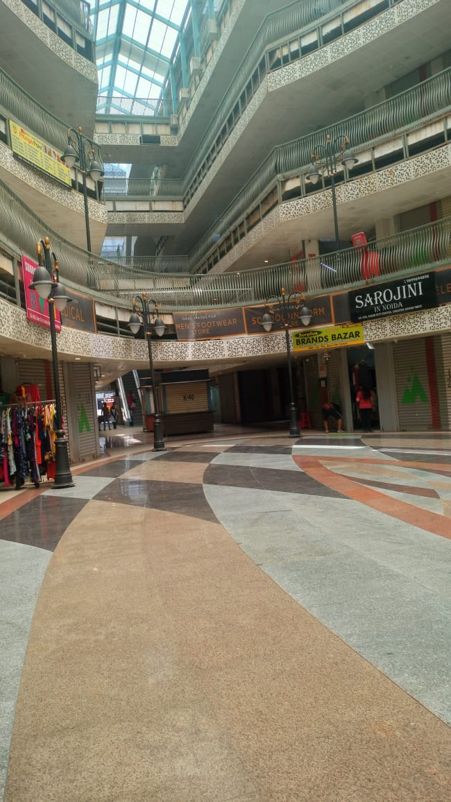 Gaur City Center : Fully Furnished Shop/office for rent in Gaur City 1, Noida Extension