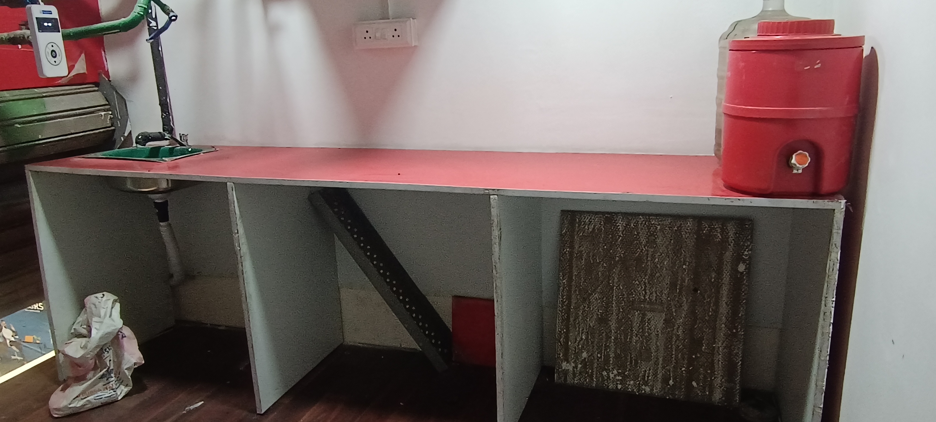 Gaur City Center : Fully Furnished Shop/office for rent in Gaur City 1, Noida Extension