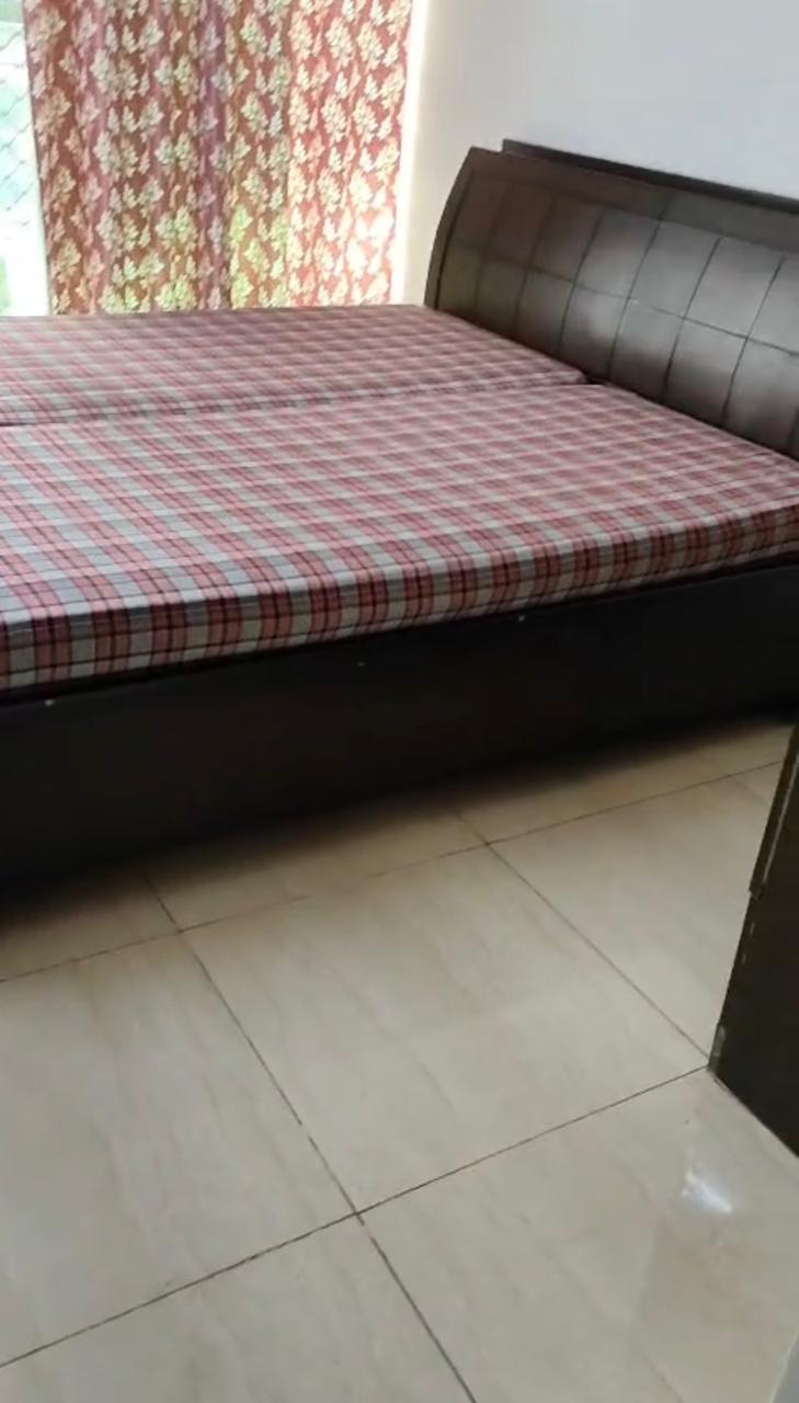 Gaur Saundaryam : 3 BHK Fully Furnished Flat For Rent in TechZone 4, Noida Extension