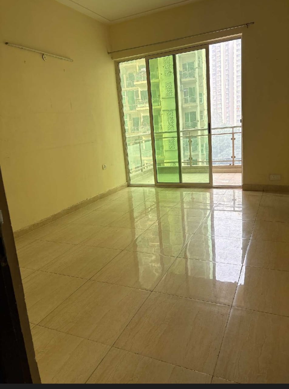 Gaur Saundaryam : 3BHK Semi Furnished Flat For Rent in TechZone 4, Noida Extension