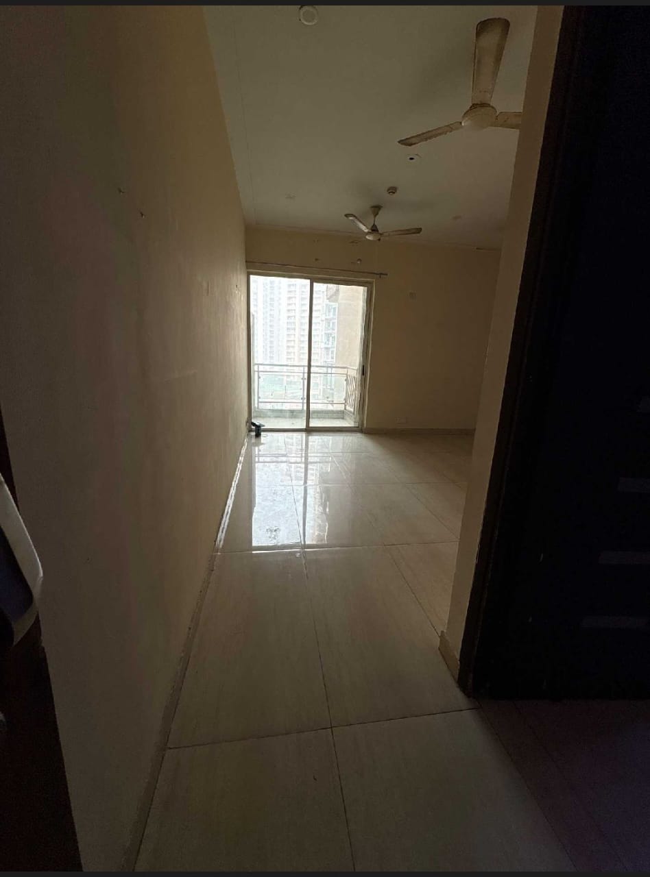 Gaur Saundaryam : 3BHK Semi Furnished Flat For Rent in TechZone 4, Noida Extension