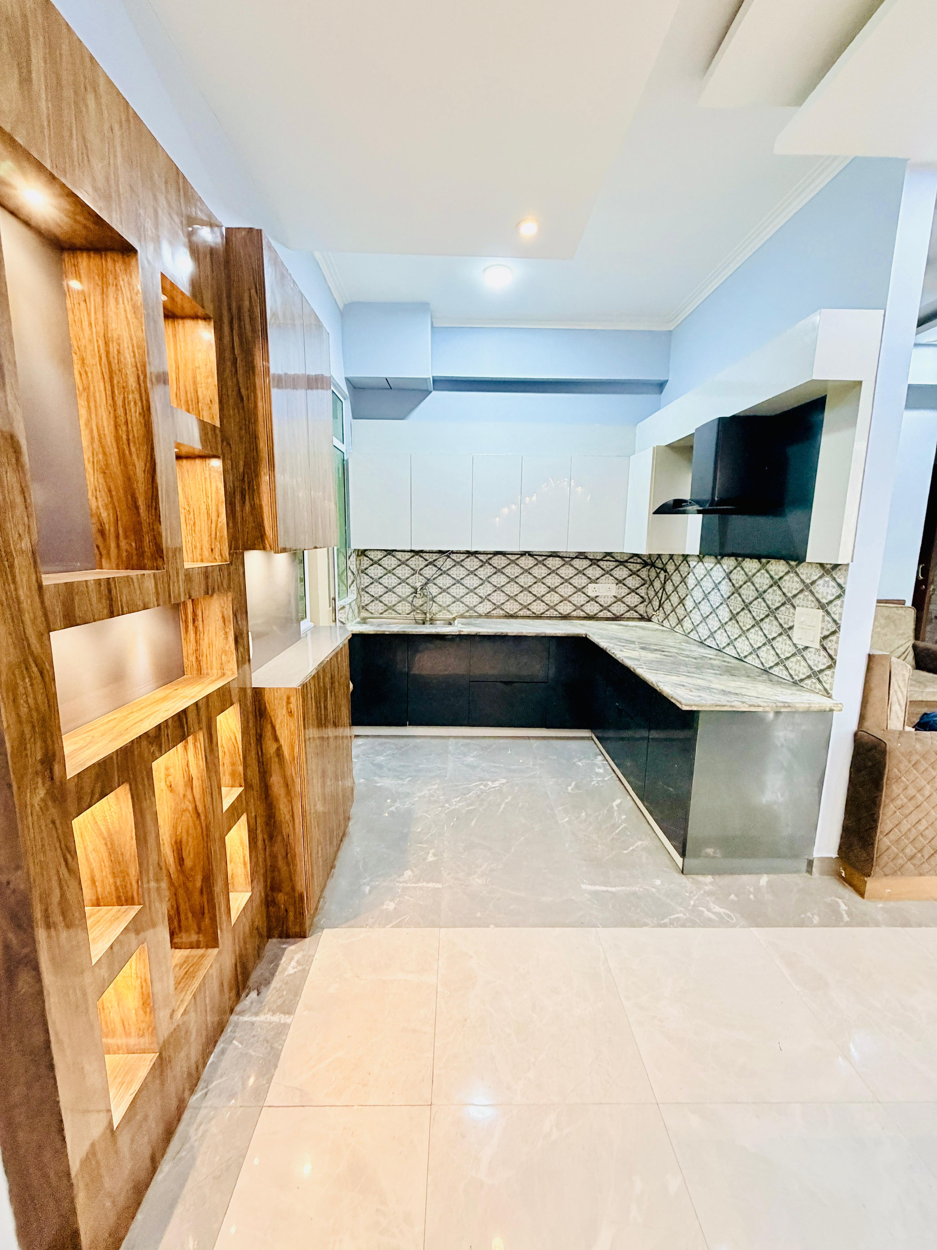 Gaur Saundaryam : 3 BHK Fully Furnished Flat For Rent in TechZone 4, Noida Extension 