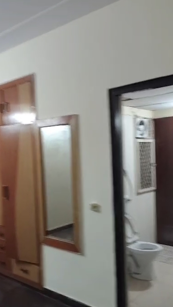 GH7 : 2BHK Semi Furnished Flat For Rent in Crossings Republic