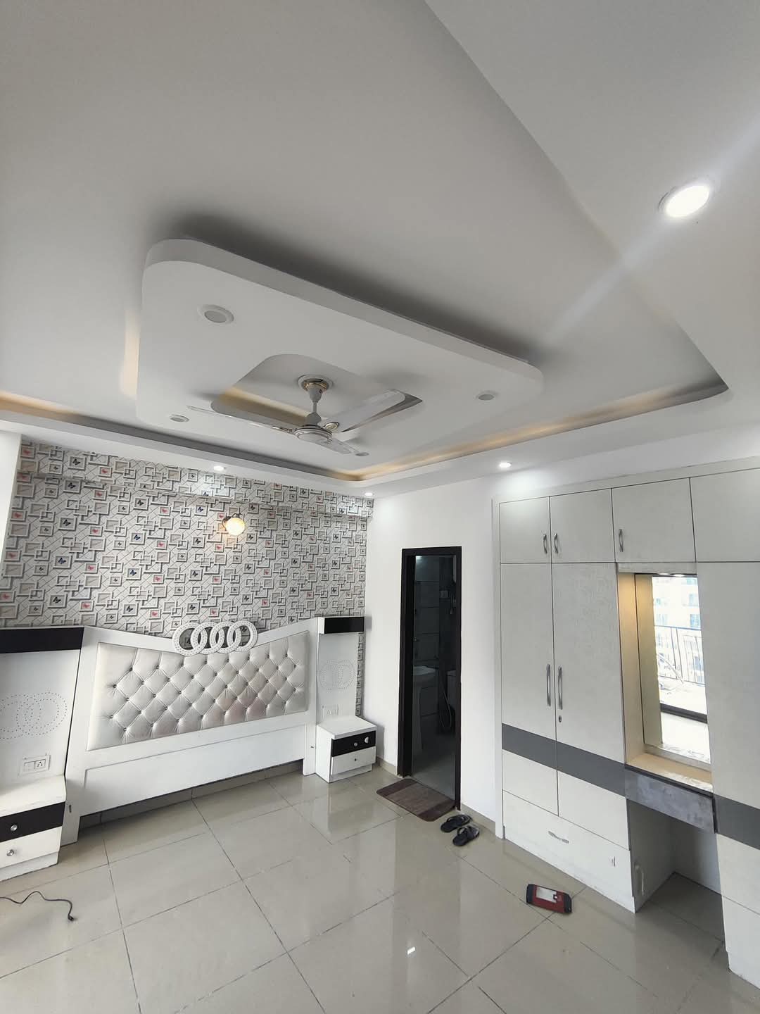 Gulshan Bellina : 2 BHK Semi Furnished Flat for rent in Sector 16, Noida Extension