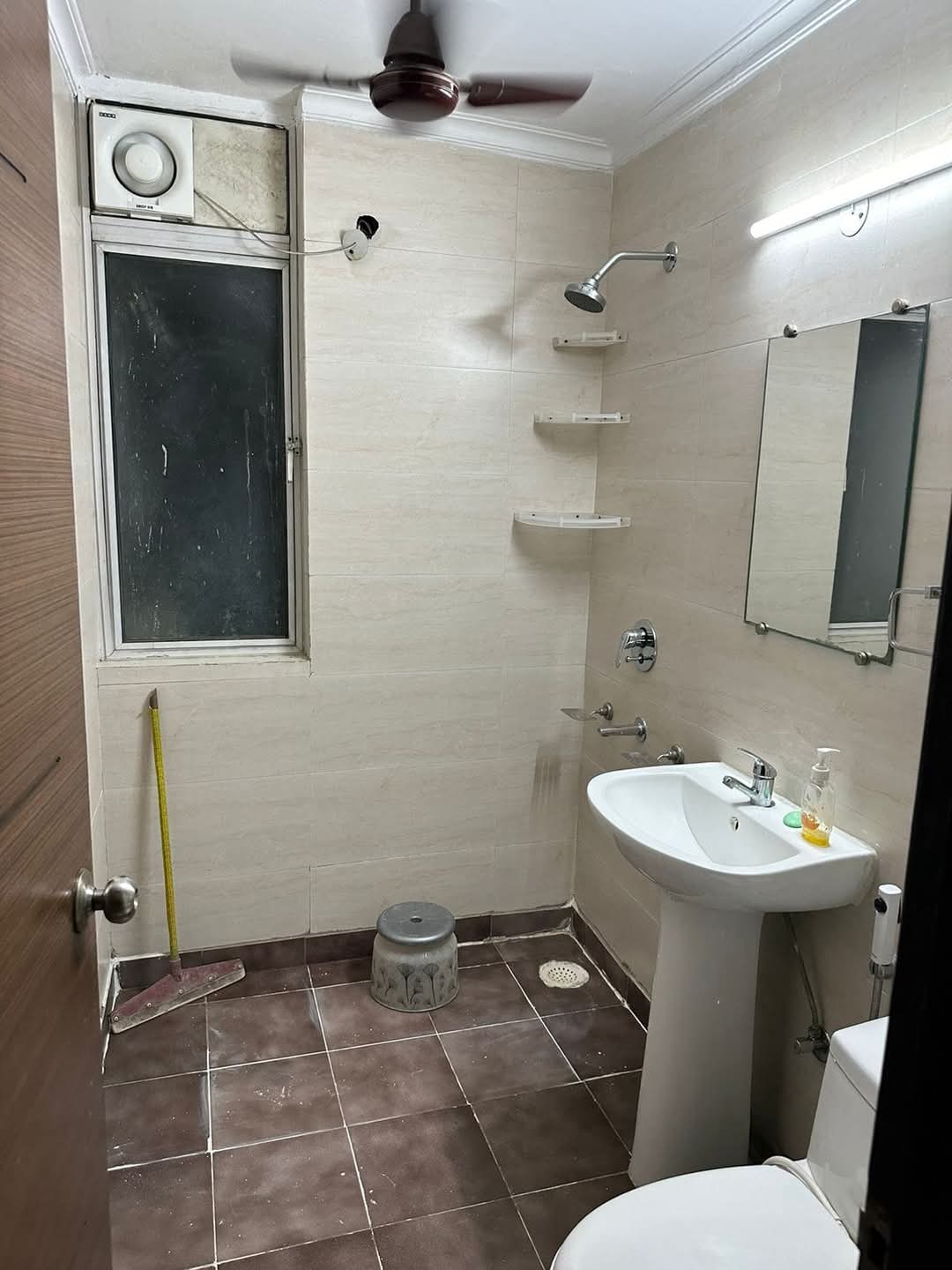 Gulshan Bellina : 2 BHK Semi Furnished Flat for rent in Sector 16, Noida Extension