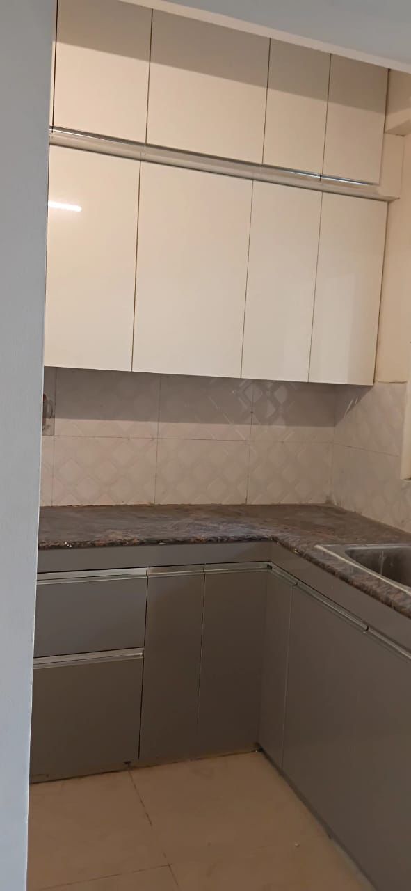 Himalaya Pride : 3 BHK Semi Furnished Flat For Sell in TechZone 4, Noida Extension