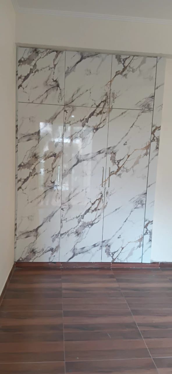 Himalaya Pride : 3 BHK Semi Furnished Flat For Sell in TechZone 4, Noida Extension