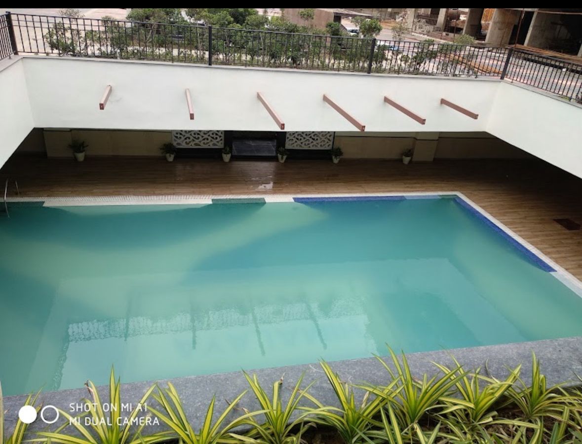 Himalaya Pride : 3 BHK Semi Furnished Flat For Sell in TechZone 4, Noida Extension