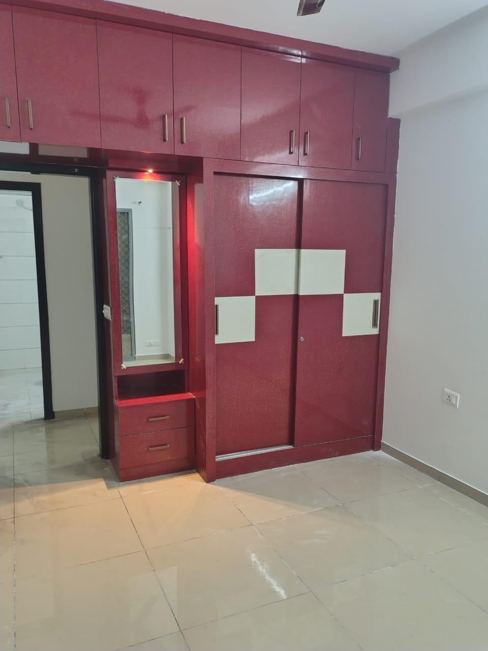 Gulshan Bellina : 3BHK Semi Furnished Flat For Rent in Sector 16, Noida Extension 
