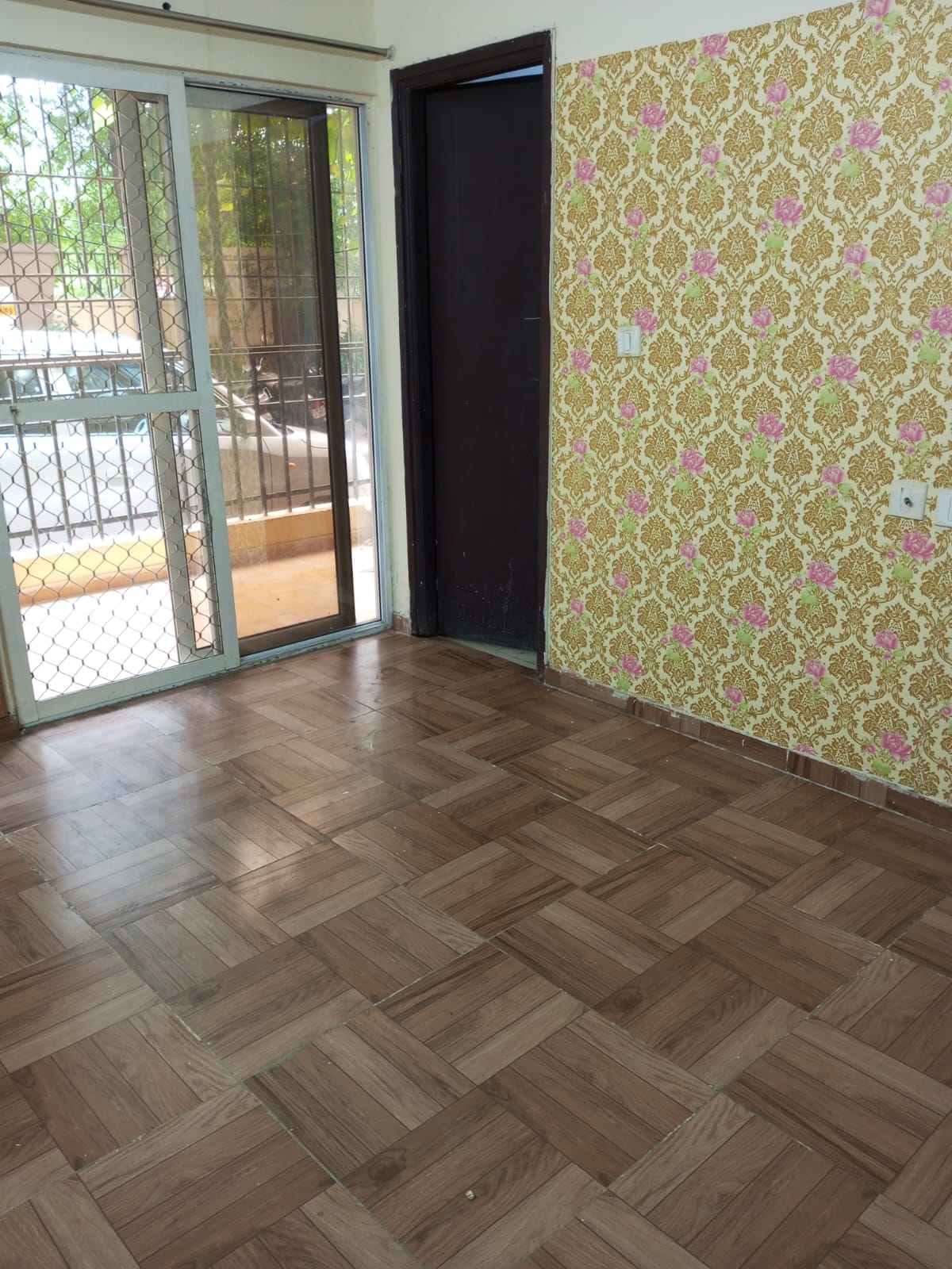 Himalaya Pride : 2BHK Semi Furnished Flat For Rent in TechZone 4, Noida Extension