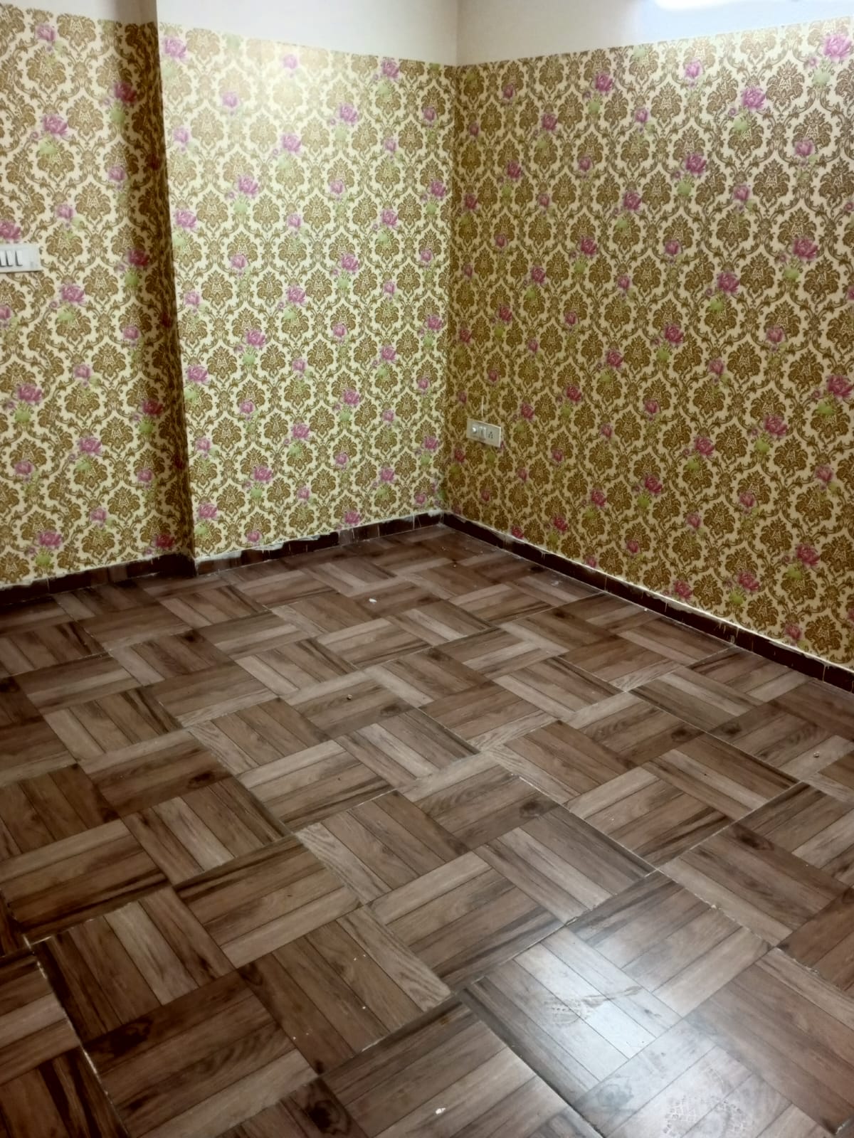 Himalaya Pride : 2BHK Semi Furnished Flat For Rent in TechZone 4, Noida Extension
