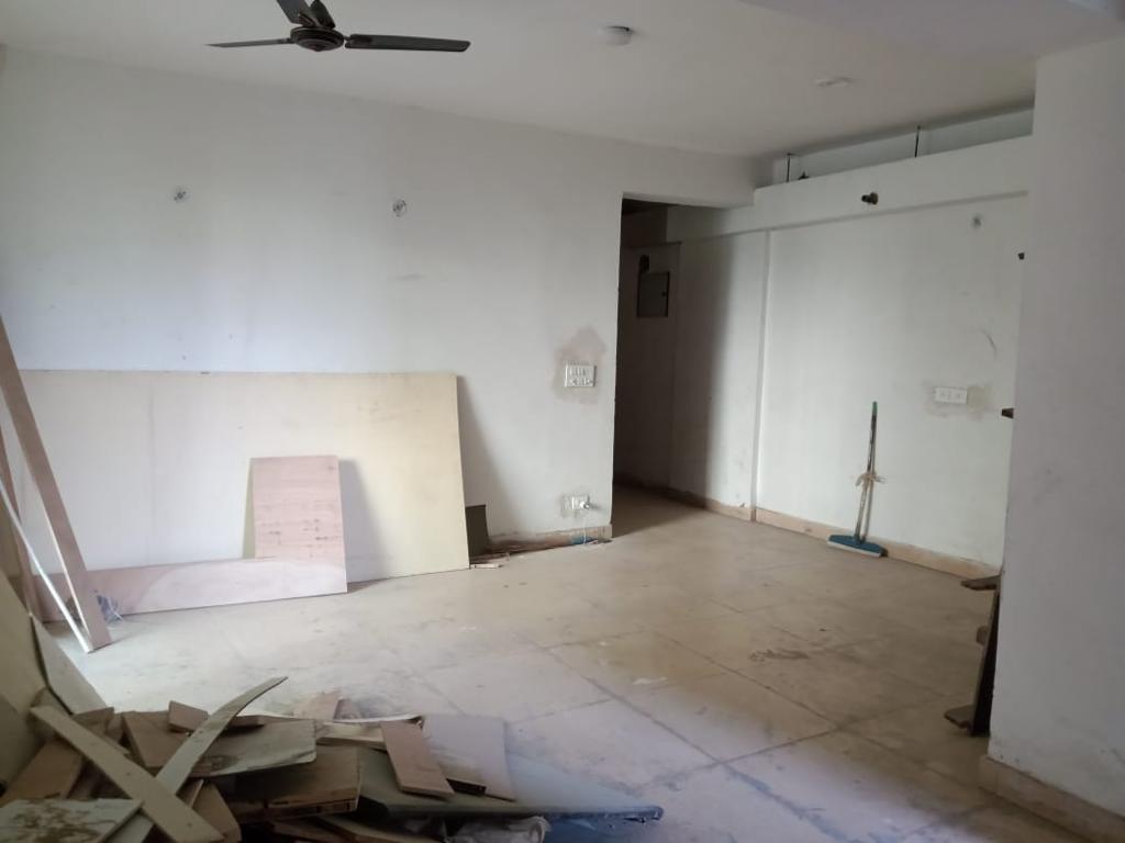 Himalaya Pride : 2BHK Semi Furnished Flat For Rent in TechZone 4, Noida Extension