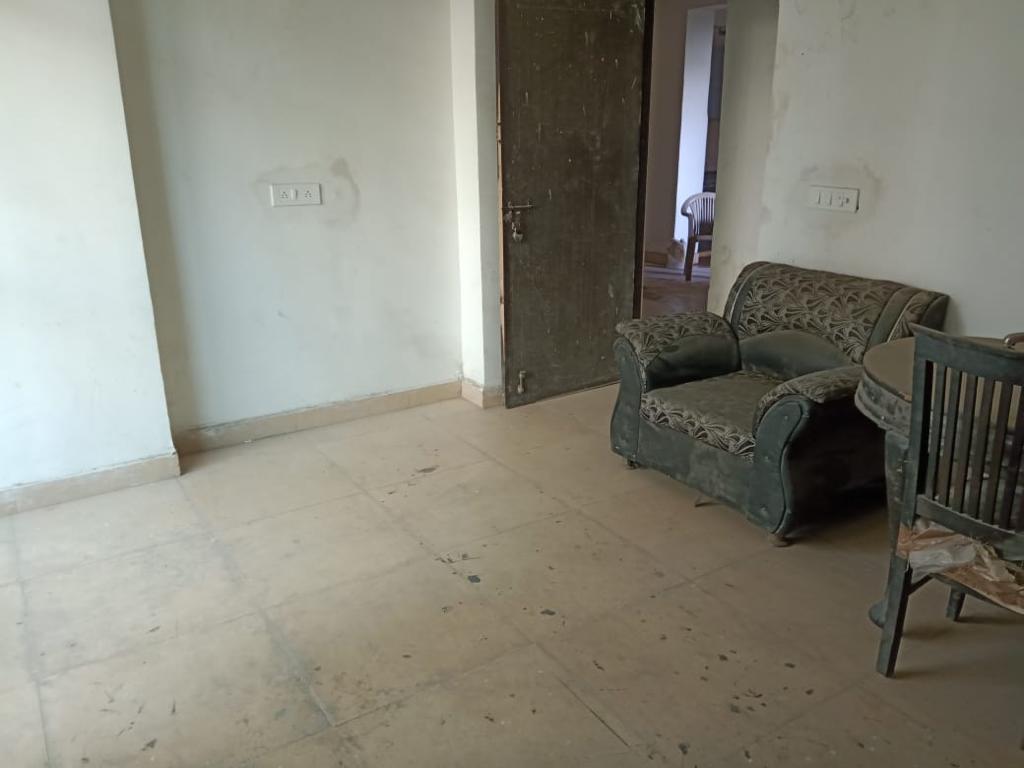 Himalaya Pride : 2BHK Semi Furnished Flat For Rent in TechZone 4, Noida Extension