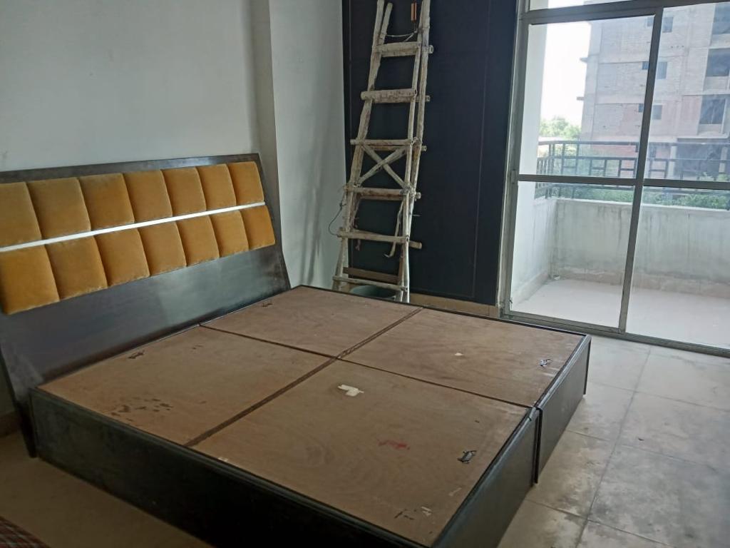 Himalaya Pride : 2BHK Semi Furnished Flat For Rent in TechZone 4, Noida Extension