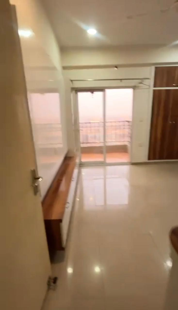 Himalaya Pride : 3 BHK Semi Furnished Flat For Rent in TechZone 4, Noida Extension