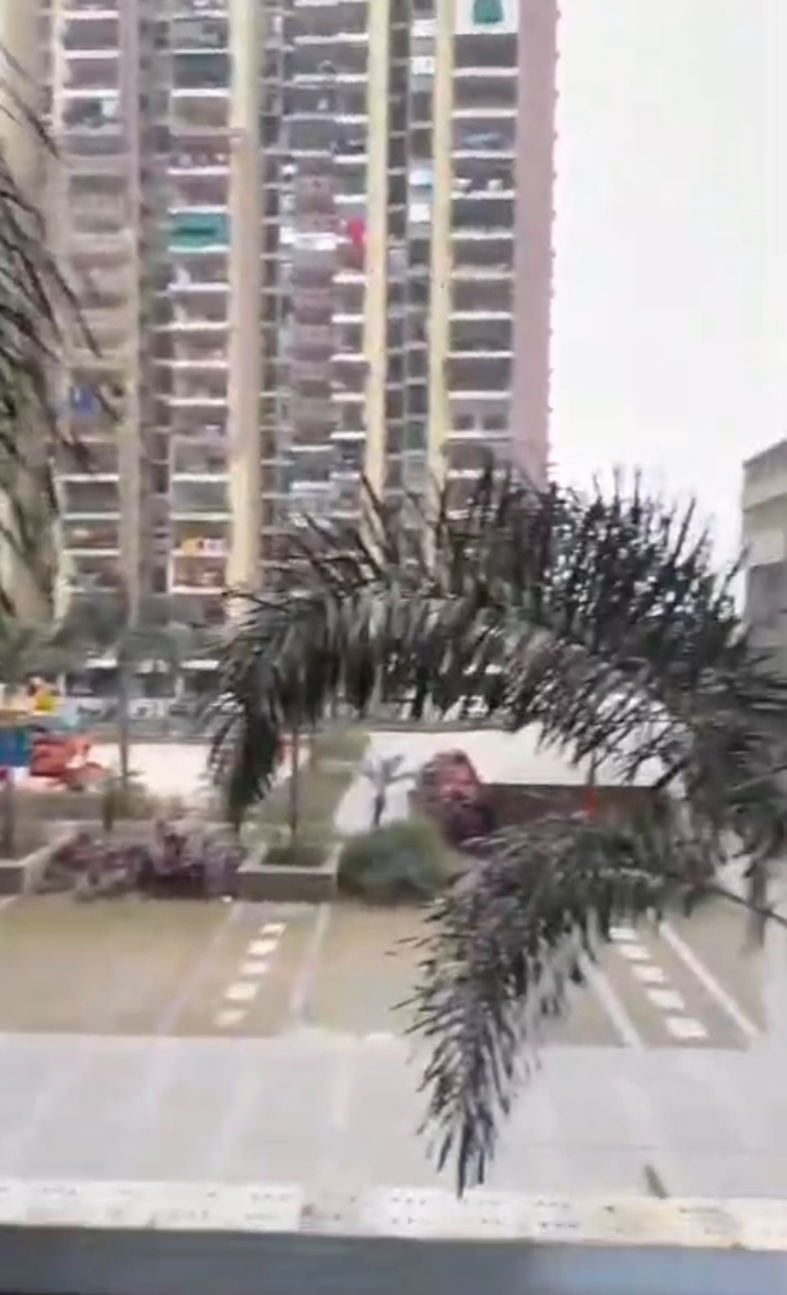 Himalaya Pride : 3 BHK Semi Furnished Flat For Sell in TechZone 4, Noida Extension